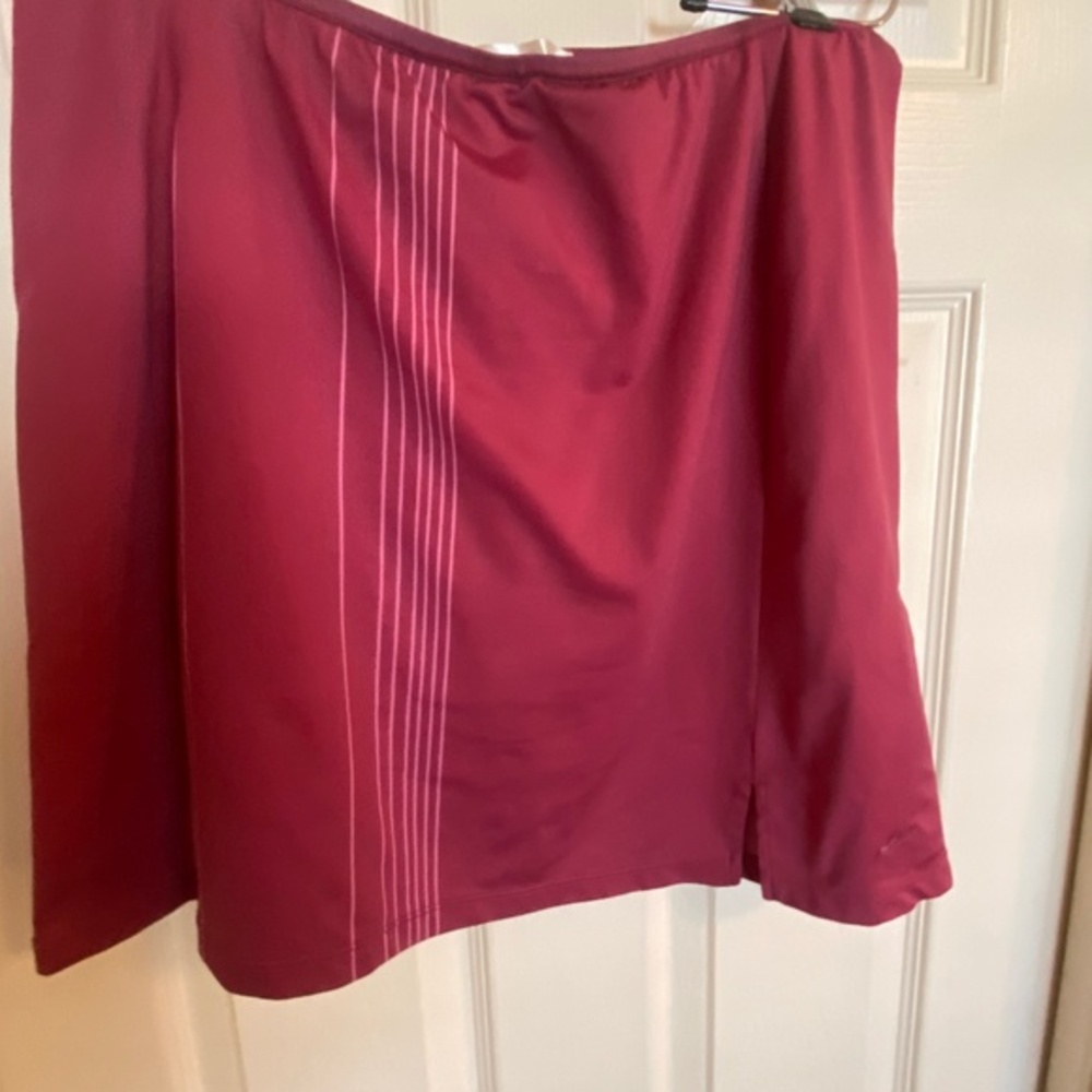 Nike Golf Skort, Size L (12-14) Shorts underneath skirt, Stretch, Golf Wear